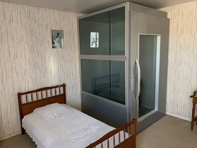 élévateur privatif marque CIBES chez un particulier à Barges dans le 70.