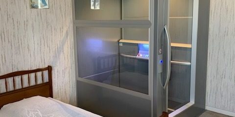 installation d'un élévateur privatif marque CIBES chez un particulier à Barges en Haute-Saône